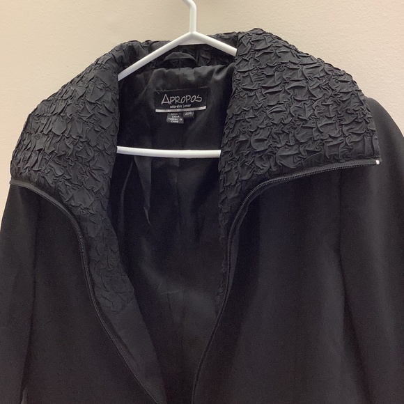 Apropos Black Ruched Collar Jacket - Picture 4 of 7